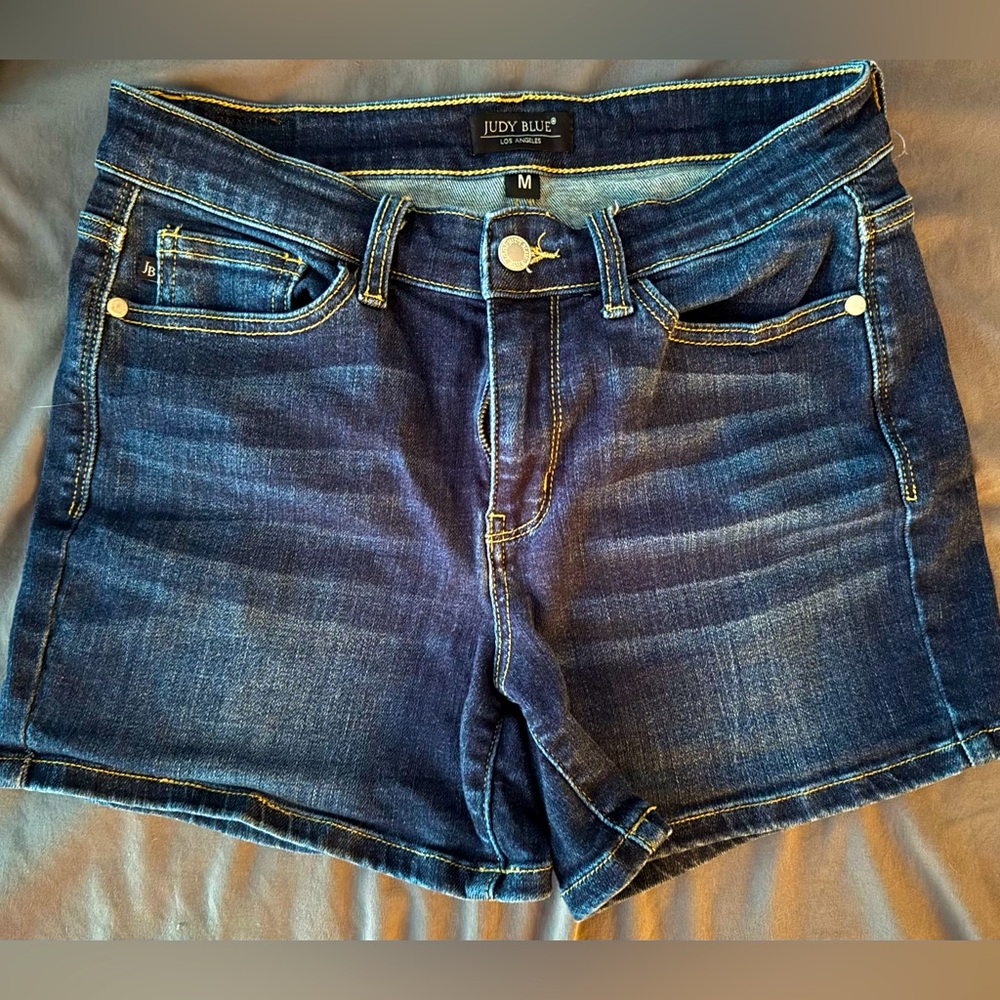 Judy blue mid-ride shorts